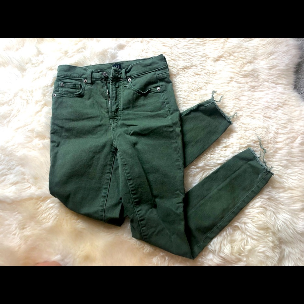 GAP size 24 skinny jeans sage green raw hem